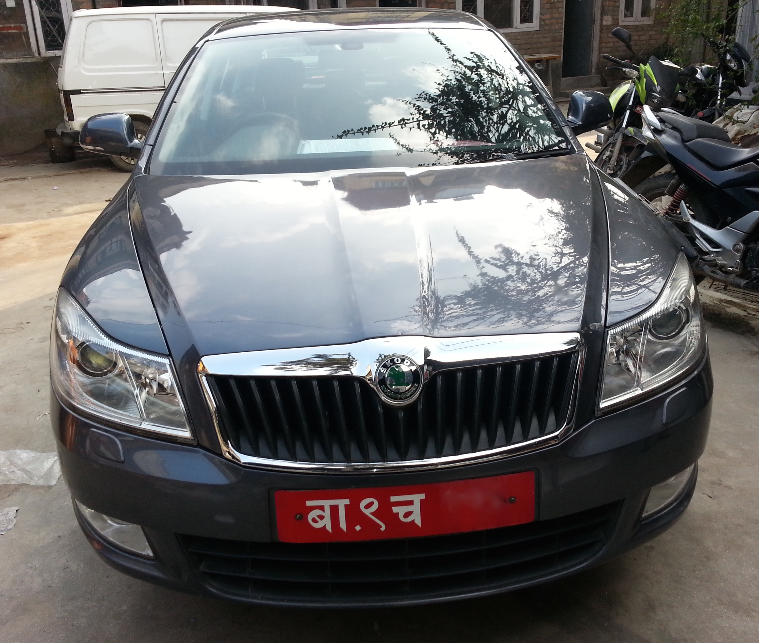 Luxurious Skoda Laura 2011 in excellent condition